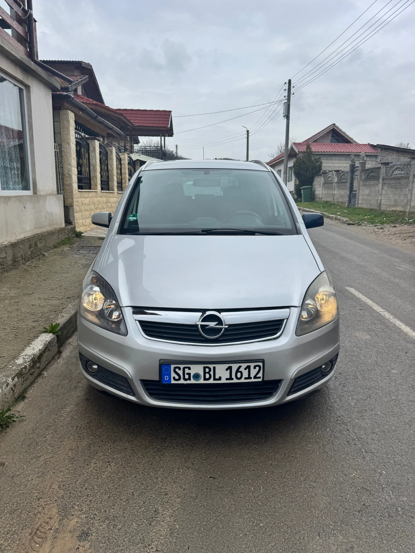 Opel Zafira 1.6i, снимка 3 - Автомобили и джипове - 54029546