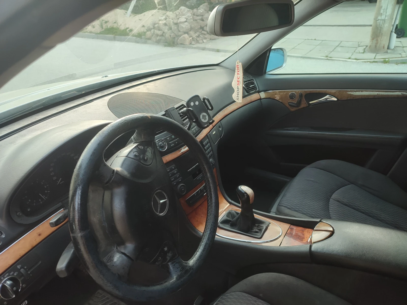 Mercedes-Benz E 270, снимка 7 - Автомобили и джипове - 54571163