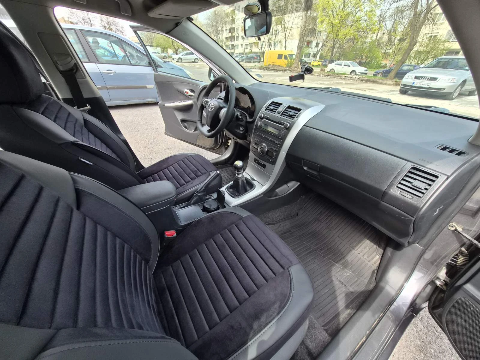 Toyota Corolla Facelift, снимка 11 - Автомобили и джипове - 54190841