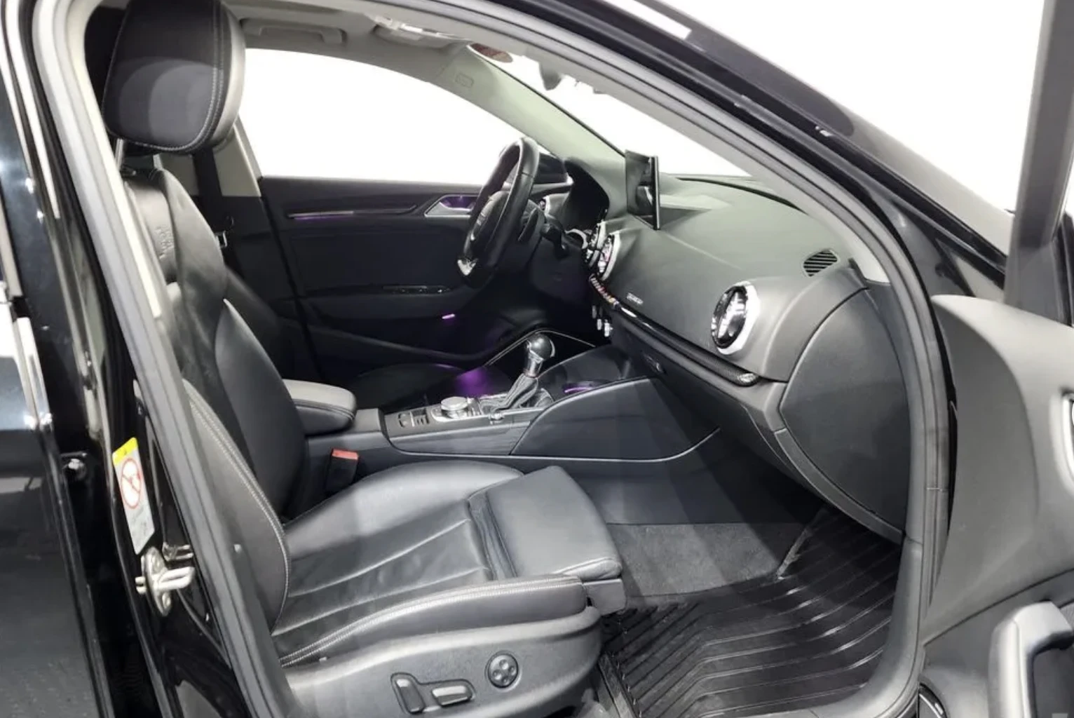 Audi S3 2.0 TFSI V8* КОЖА* ПОДГРЕВ* НАВИ* ПАНО, снимка 10 - Автомобили и джипове - 54209568