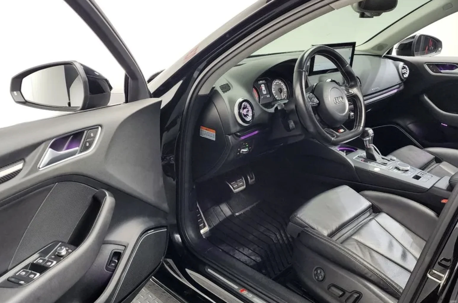 Audi S3 2.0 TFSI V8* КОЖА* ПОДГРЕВ* НАВИ* ПАНО, снимка 9 - Автомобили и джипове - 54209568