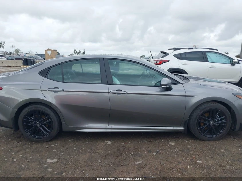 Toyota Camry 2.5l Se, снимка 13 - Автомобили и джипове - 54234948