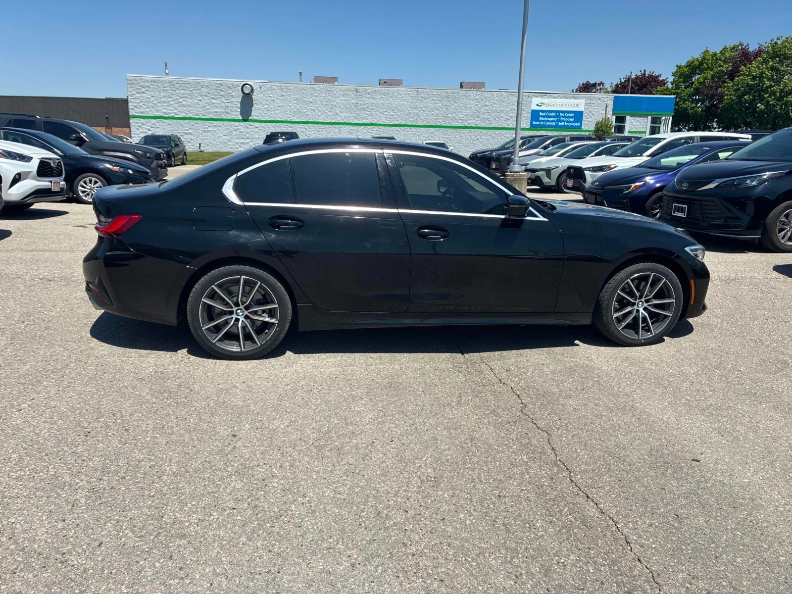 BMW 330 xDrive * ПОДГРЕВ * ПАНОРАМА * CARFAX, снимка 3 - Автомобили и джипове - 54804066