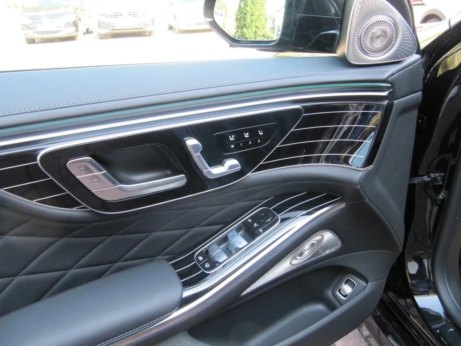 Mercedes-Benz S 580 FACELIFT LONG 4-MATIC AMG FIRST-CLASS DESIGNO PANO, снимка 12 - Автомобили и джипове - 55408928