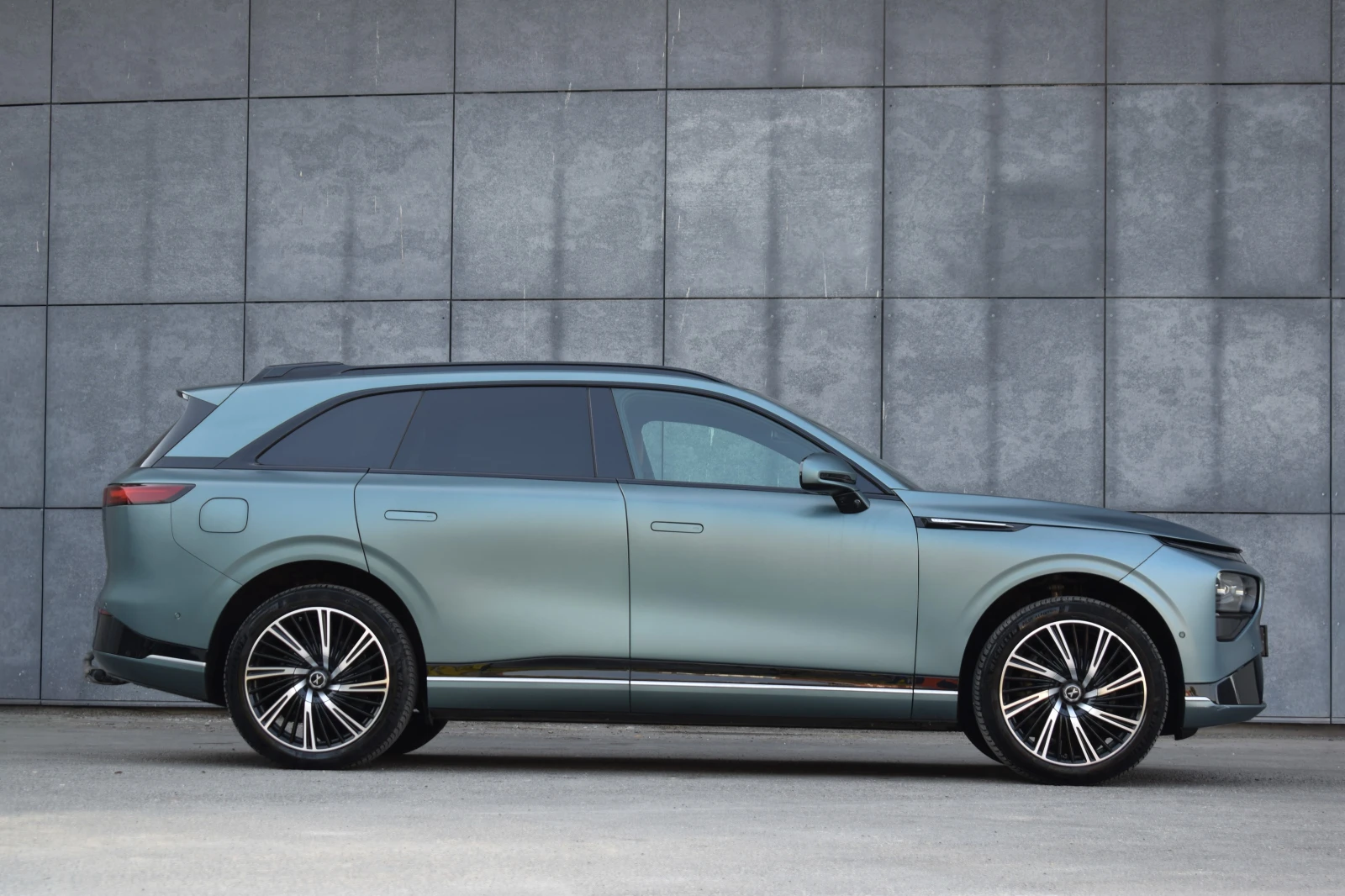 Xpeng G9 Perormance AWD 98KWh, снимка 5 - Автомобили и джипове - 55727852