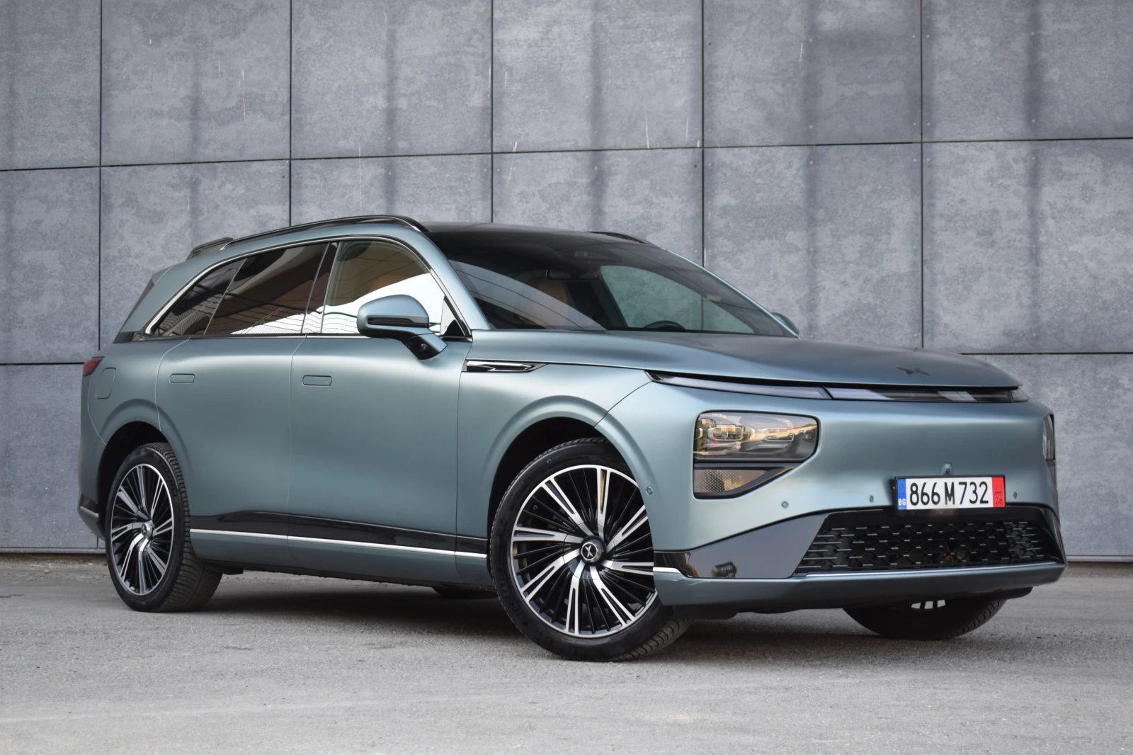 Xpeng G9 Perormance AWD 98KWh, снимка 2 - Автомобили и джипове - 55727852