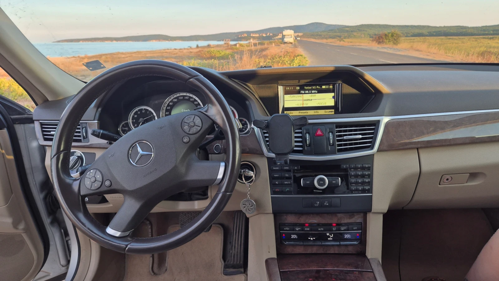 Mercedes-Benz E 350, снимка 9 - Автомобили и джипове - 56061283