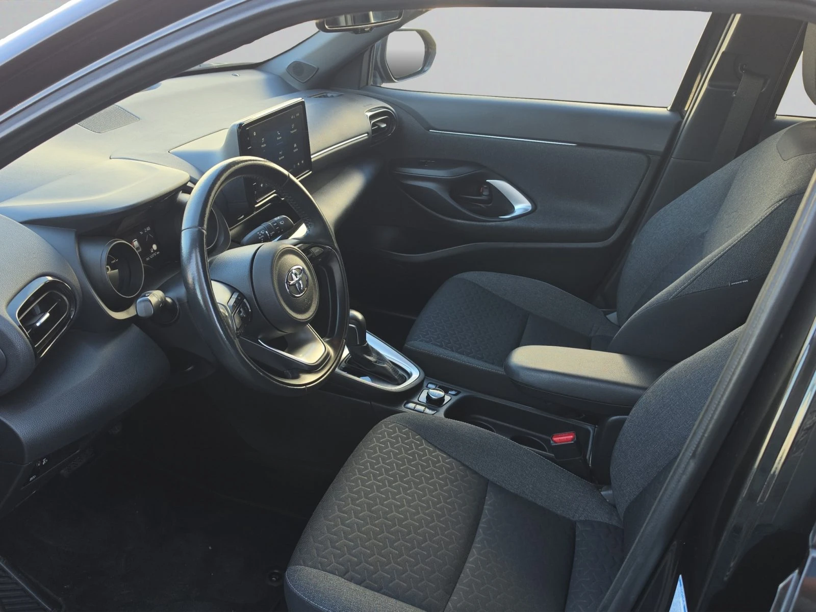Toyota Yaris Cross HYBRID 1.5 ECVT 116 hp EAT E6//2204R17 | Mobile.bg � ����������� 11