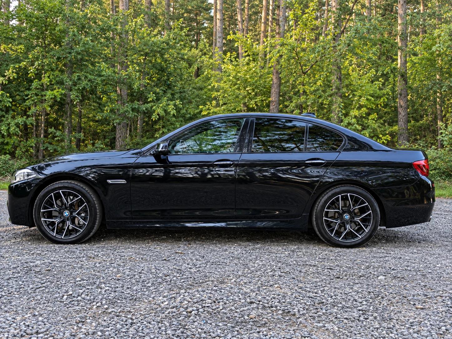 BMW 535 xDrive LCI, снимка 3 - Автомобили и джипове - 56502476