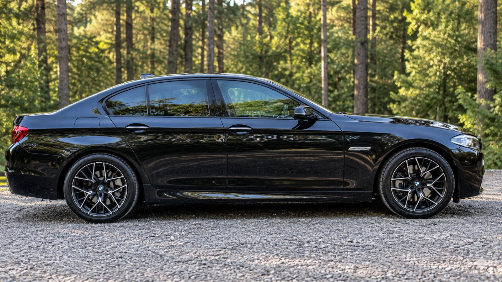 BMW 535 xDrive LCI, снимка 4 - Автомобили и джипове - 56502476