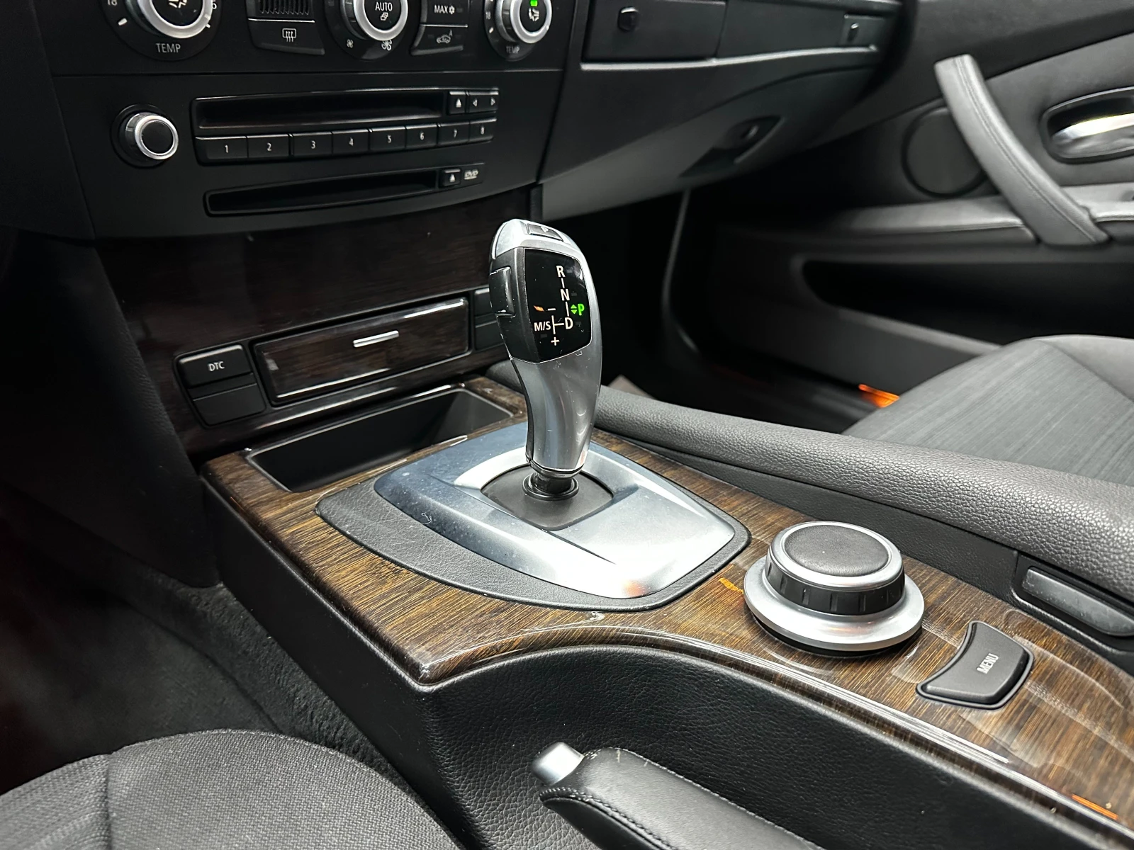 BMW 530 facelift/3.0i 218 к.с. , снимка 10 - Автомобили и джипове - 56656772