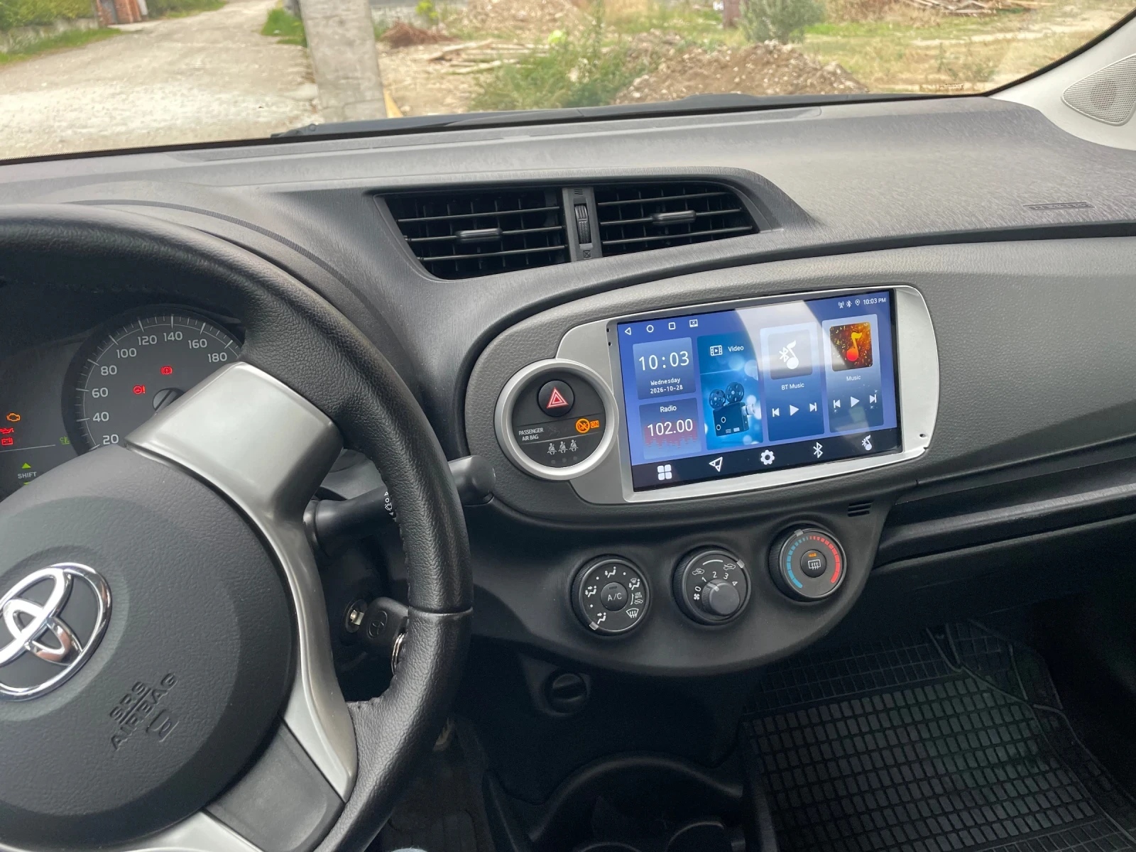 Toyota Yaris 97 хил километра , снимка 5 - Автомобили и джипове - 56713496