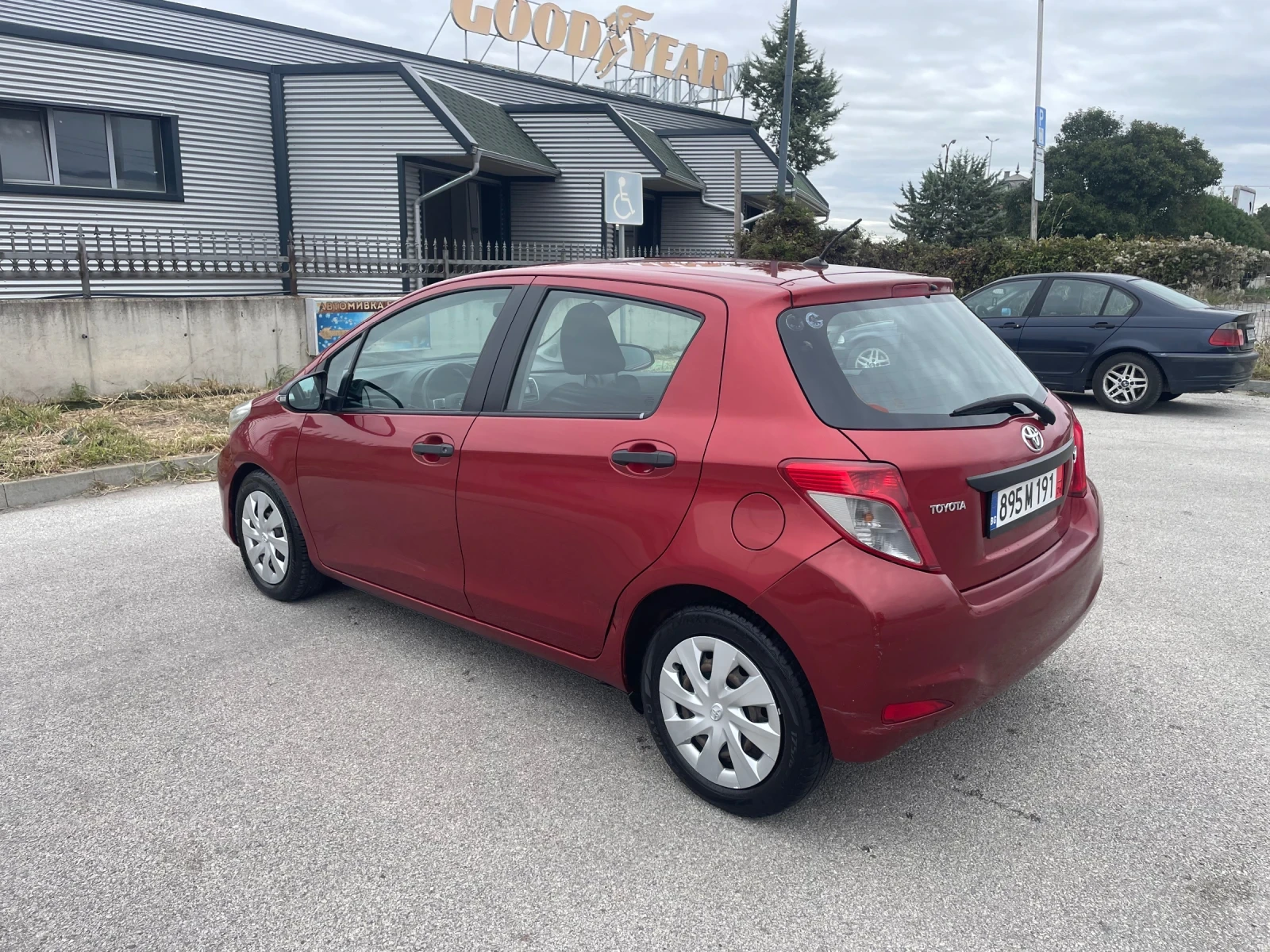 Toyota Yaris 97 хил километра , снимка 2 - Автомобили и джипове - 56713496