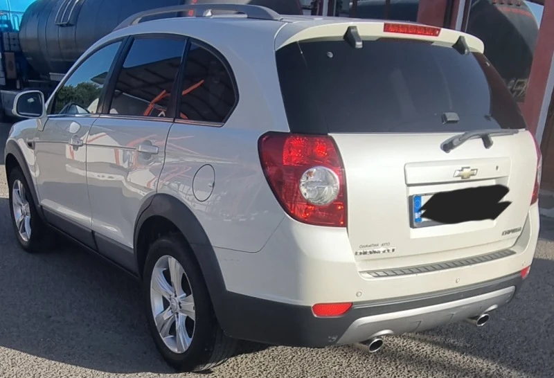 Chevrolet Captiva, снимка 15 - Автомобили и джипове - 47680623