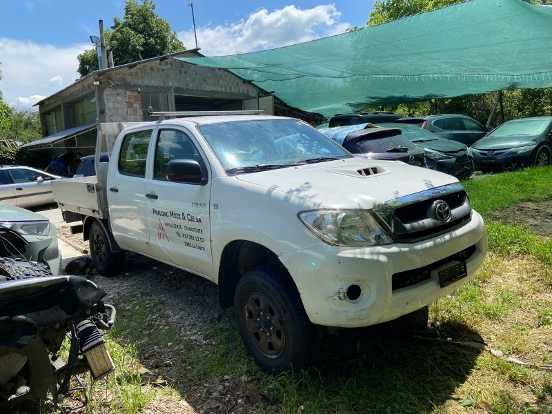 Toyota Hilux 2.5 D4D 4X4 Швейцария, снимка 2 - Автомобили и джипове - 45819010