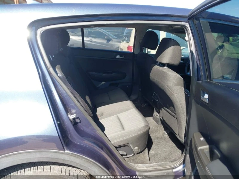 Kia Sportage 2.4L I-4 DI, DOHC, VVT, 181HP Front Wheel Drive, снимка 13 - Автомобили и джипове - 52663265