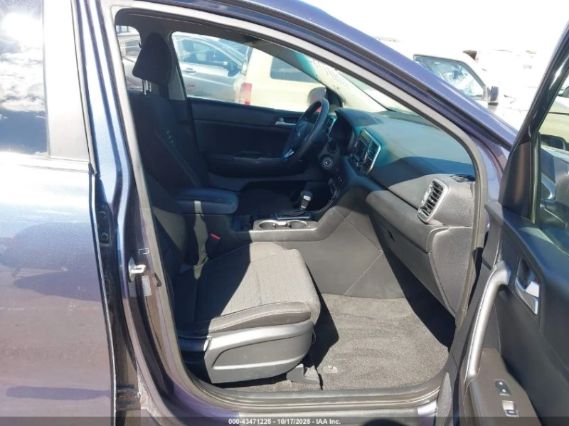 Kia Sportage 2.4L I-4 DI, DOHC, VVT, 181HP Front Wheel Drive, снимка 10 - Автомобили и джипове - 52663265