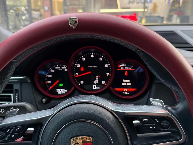 Porsche Macan * AWD * CARFAX * БЕЗ ПЪРВОНАЧАЛНА ВНОСКА, снимка 8 - Автомобили и джипове - 52700202