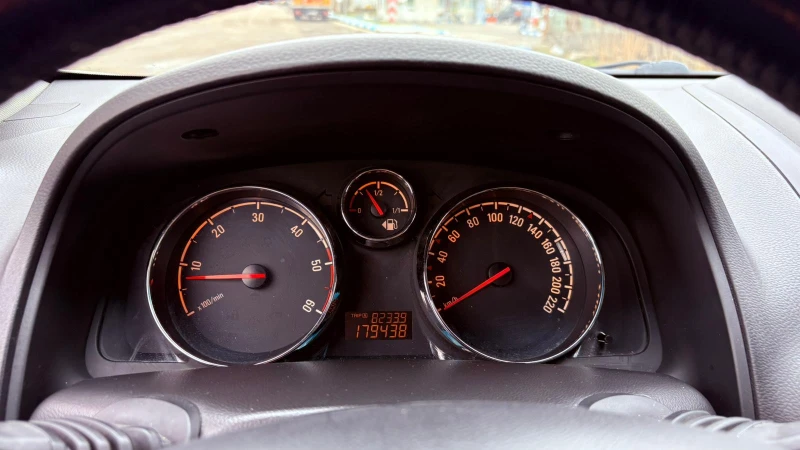 Opel Antara 2.2 CDTI, снимка 11 - Автомобили и джипове - 53202790