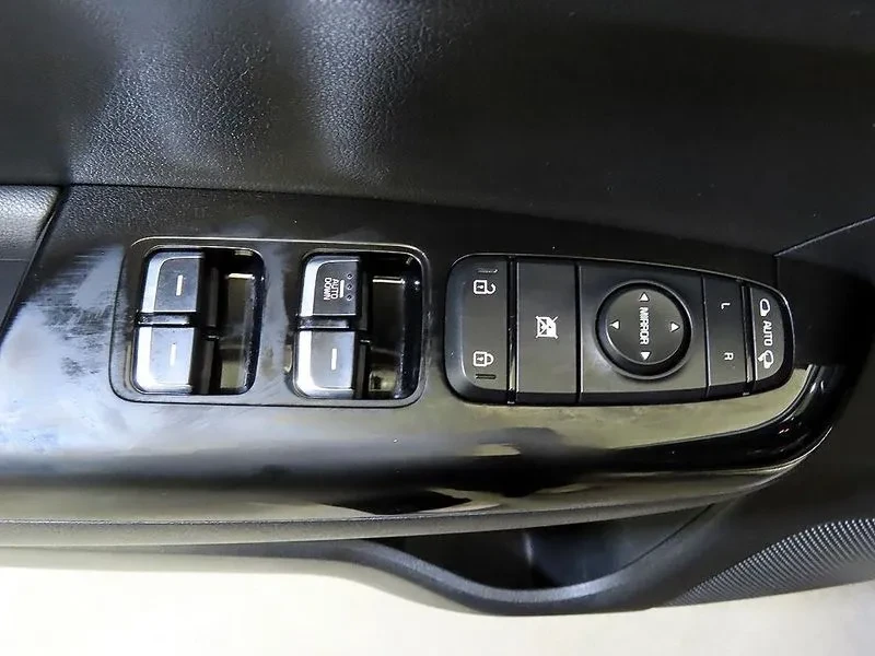 Kia Sportage 4Th Generation Diesel 2.0 2Wd Prestige, снимка 13 - Автомобили и джипове - 56016318