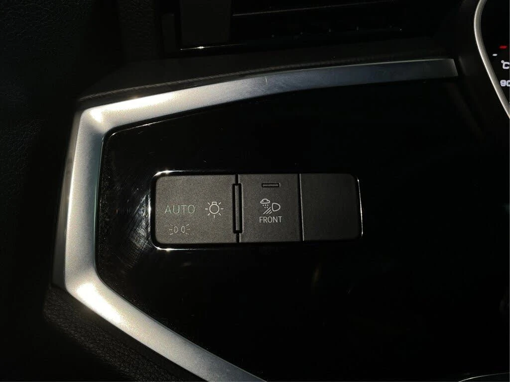 Audi Q3 quattrо* TFSI* АвтоКредит* (ЦЕНА ДО БГ), снимка 13 - Автомобили и джипове - 54010089