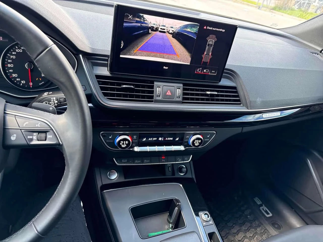 Audi Q5 * Komfort * CARFAX * BLIND SPOT * KEYLESS * КЛИП *, снимка 9 - Автомобили и джипове - 54450950