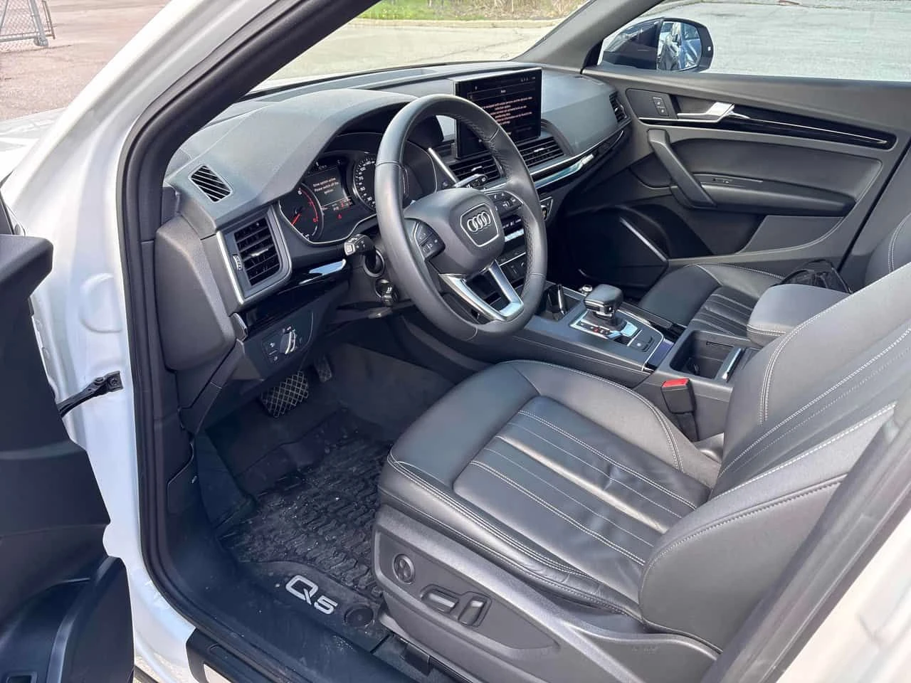 Audi Q5 * Komfort * CARFAX * BLIND SPOT * KEYLESS * КЛИП *, снимка 5 - Автомобили и джипове - 54450950
