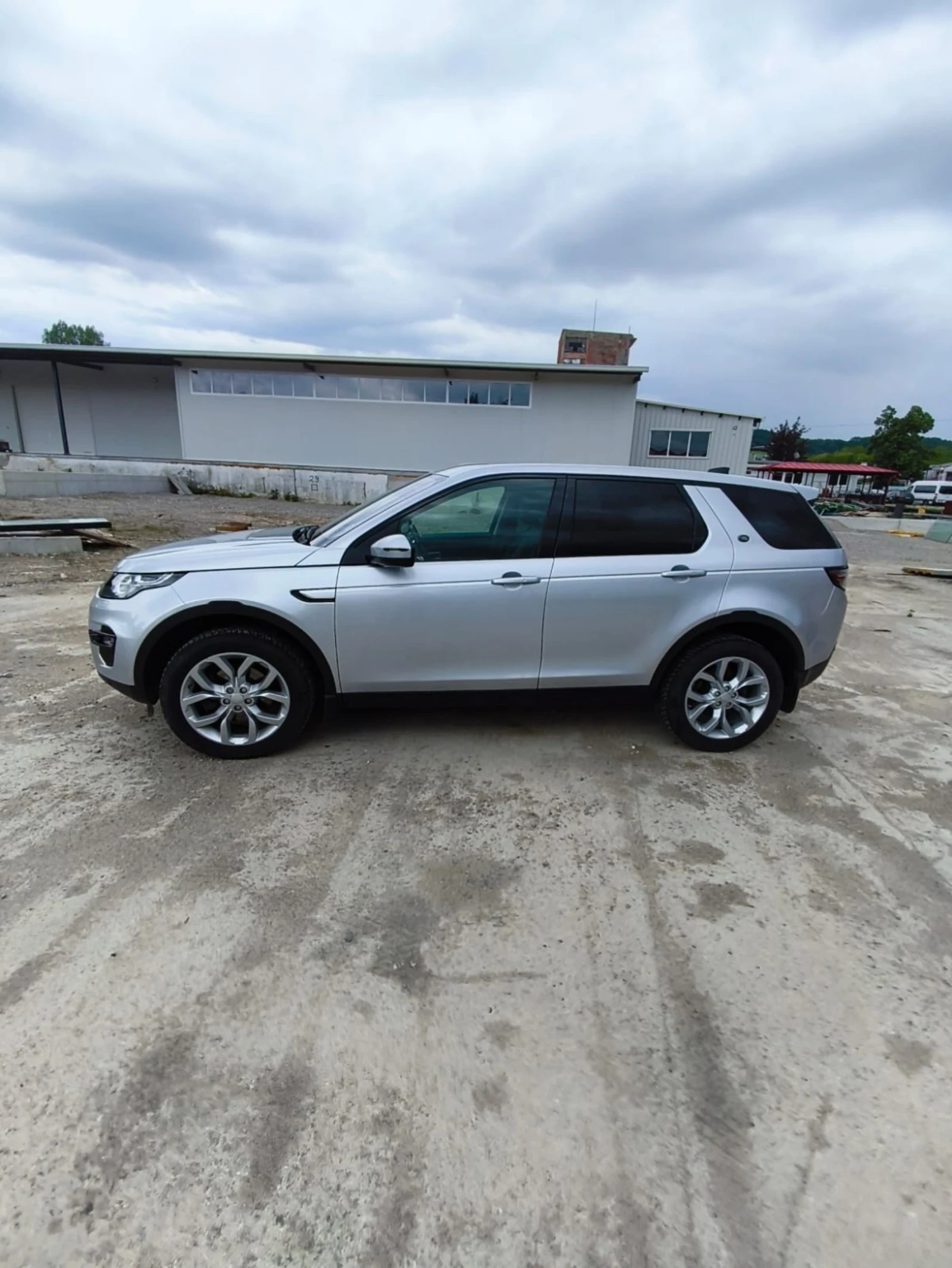 Land Rover Discovery От Италия, снимка 9 - Автомобили и джипове - 54609149