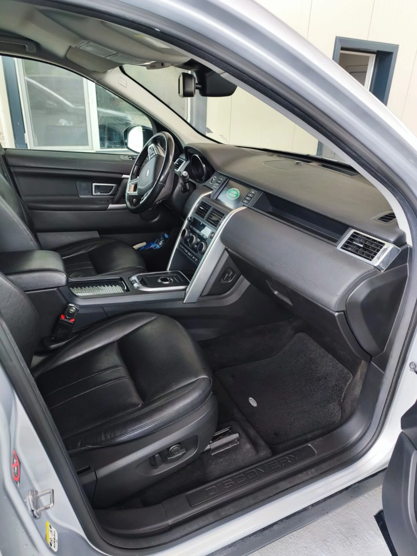 Land Rover Discovery От Италия, снимка 13 - Автомобили и джипове - 54609149