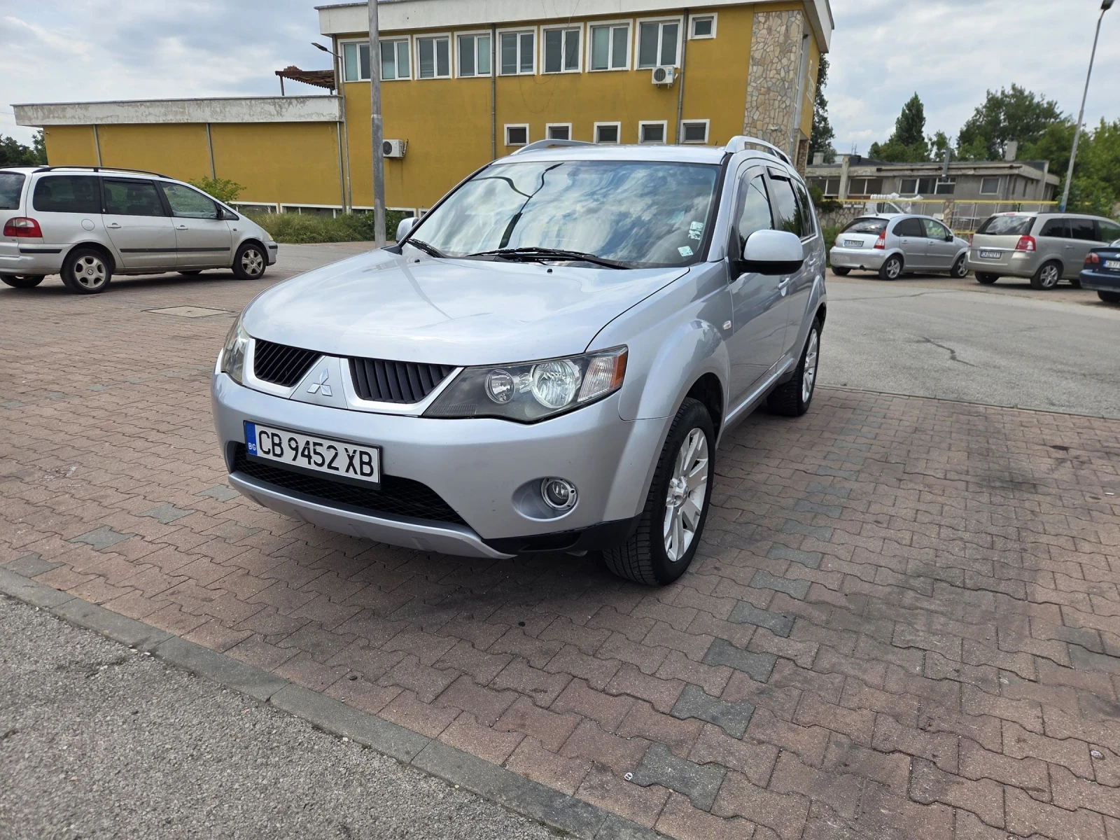 Mitsubishi Outlander 2.4 БЕНЗИН/ГАЗ ТЕЧНА ФАЗА, снимка 3 - Автомобили и джипове - 55403976
