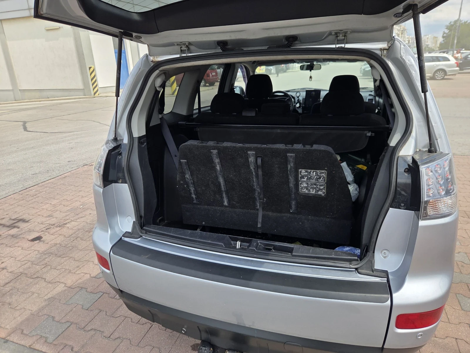Mitsubishi Outlander 2.4 БЕНЗИН/ГАЗ ТЕЧНА ФАЗА, снимка 14 - Автомобили и джипове - 55403976