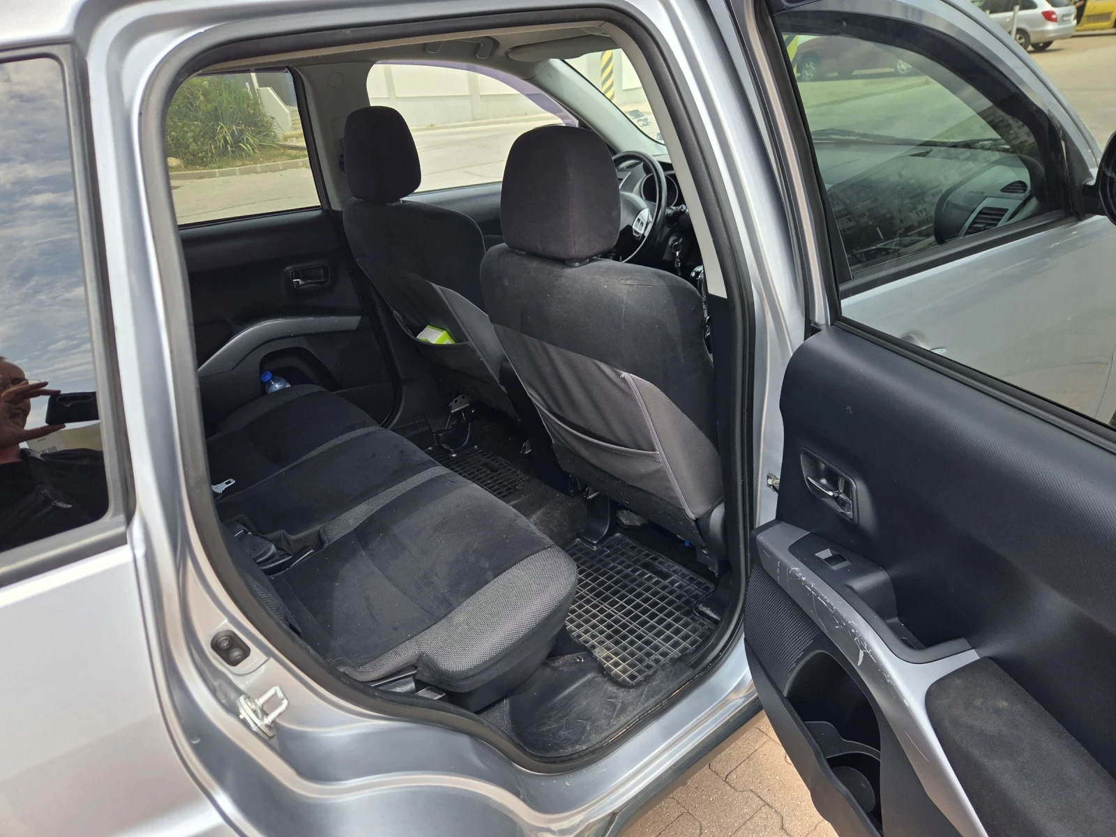Mitsubishi Outlander 2.4 БЕНЗИН/ГАЗ ТЕЧНА ФАЗА, снимка 11 - Автомобили и джипове - 55403976
