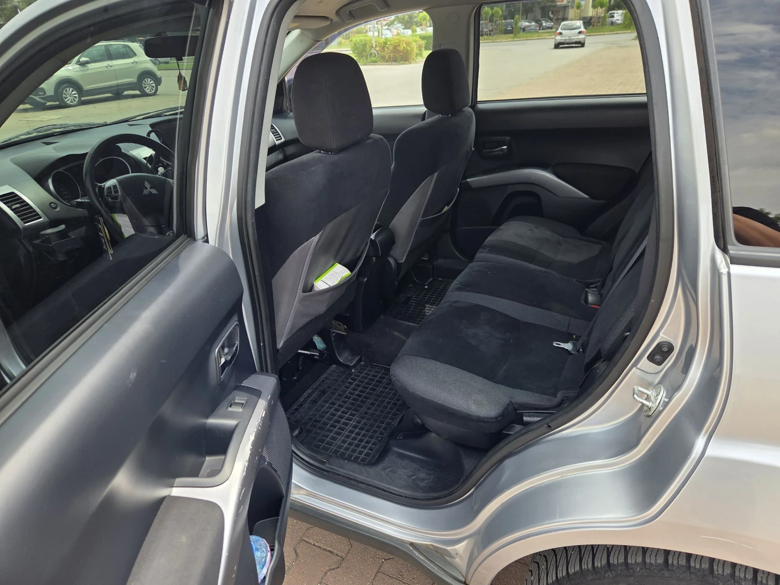 Mitsubishi Outlander 2.4 БЕНЗИН/ГАЗ ТЕЧНА ФАЗА, снимка 9 - Автомобили и джипове - 55403976