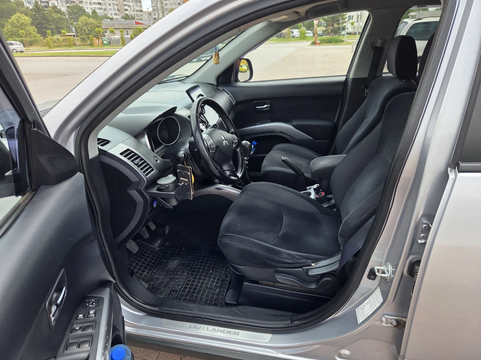 Mitsubishi Outlander 2.4 БЕНЗИН/ГАЗ ТЕЧНА ФАЗА, снимка 8 - Автомобили и джипове - 55403976