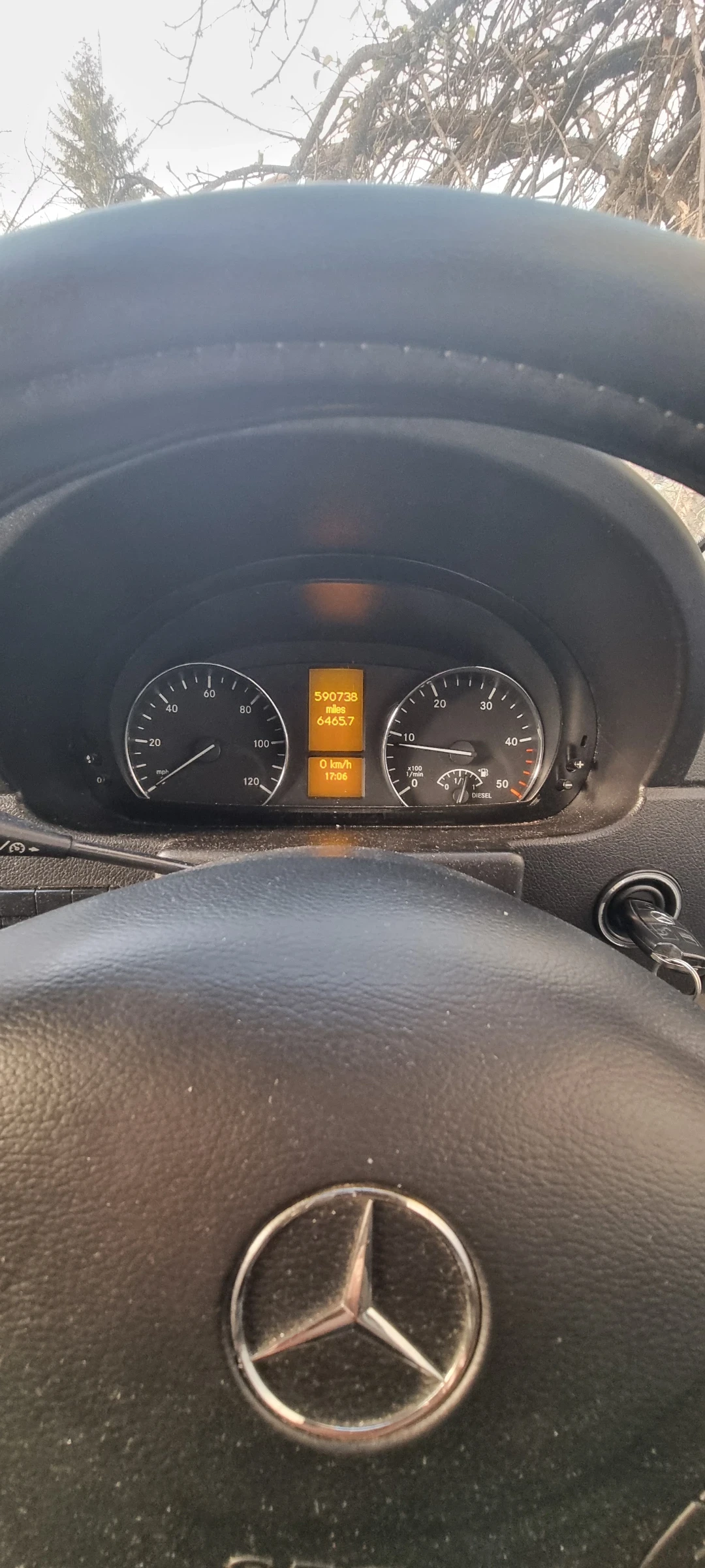 Mercedes-Benz 313  - изображение 7