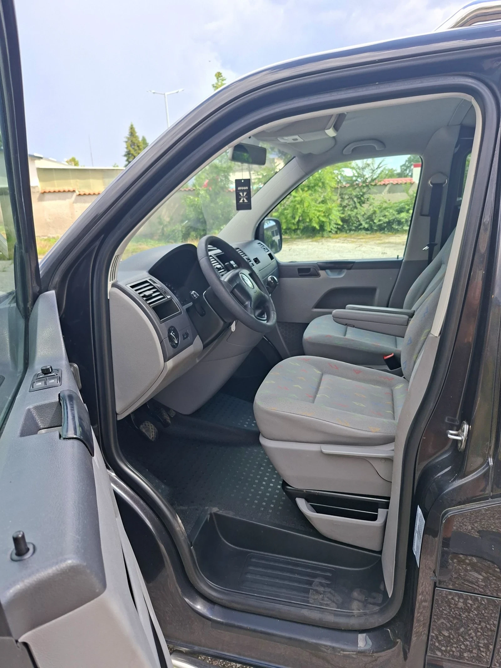 VW Transporter КЛИМАТИК/ T5 LONG, снимка 12 - Бусове и автобуси - 54388537