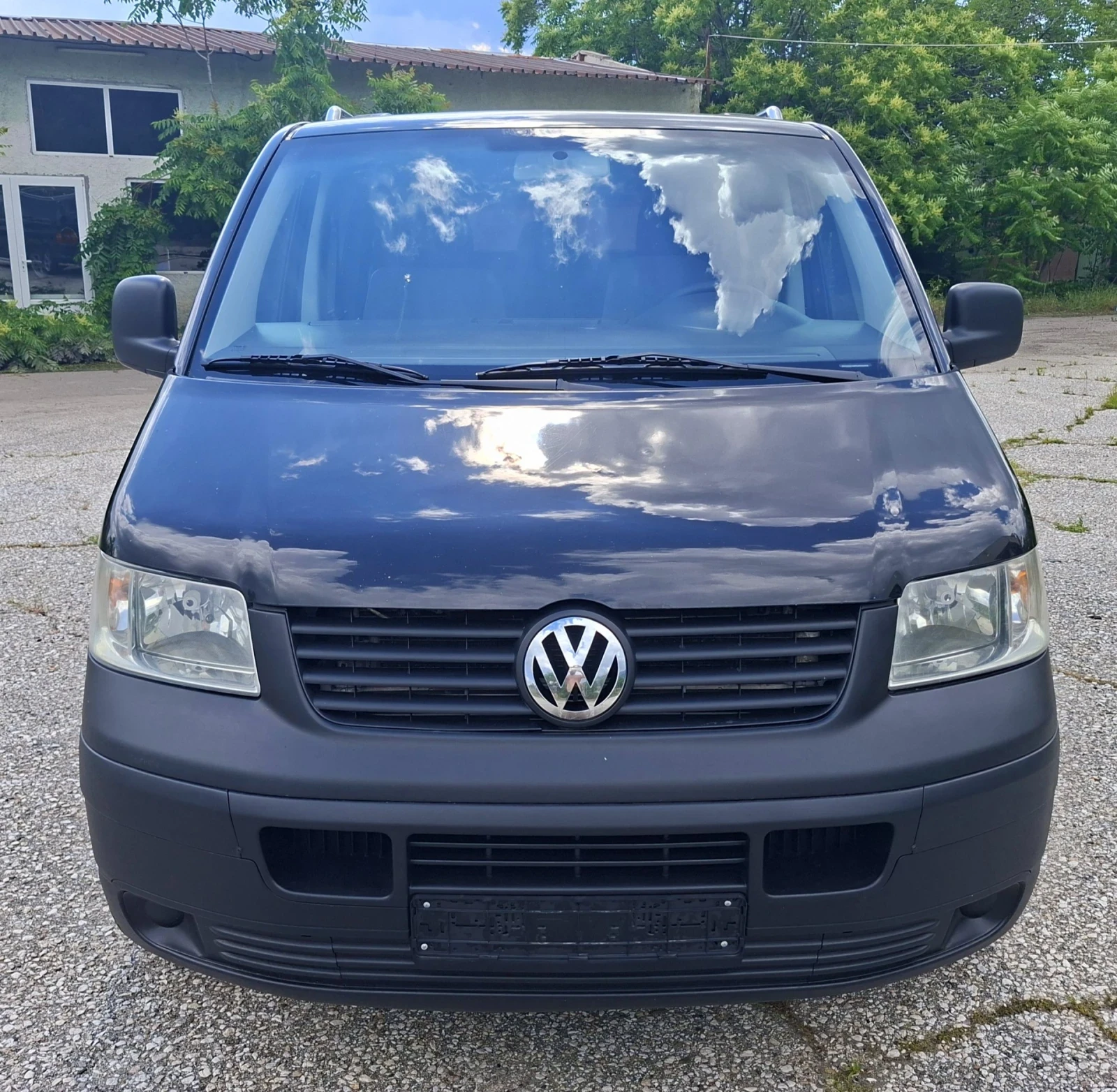 VW Transporter КЛИМАТИК/ T5 LONG, снимка 2 - Бусове и автобуси - 54388537