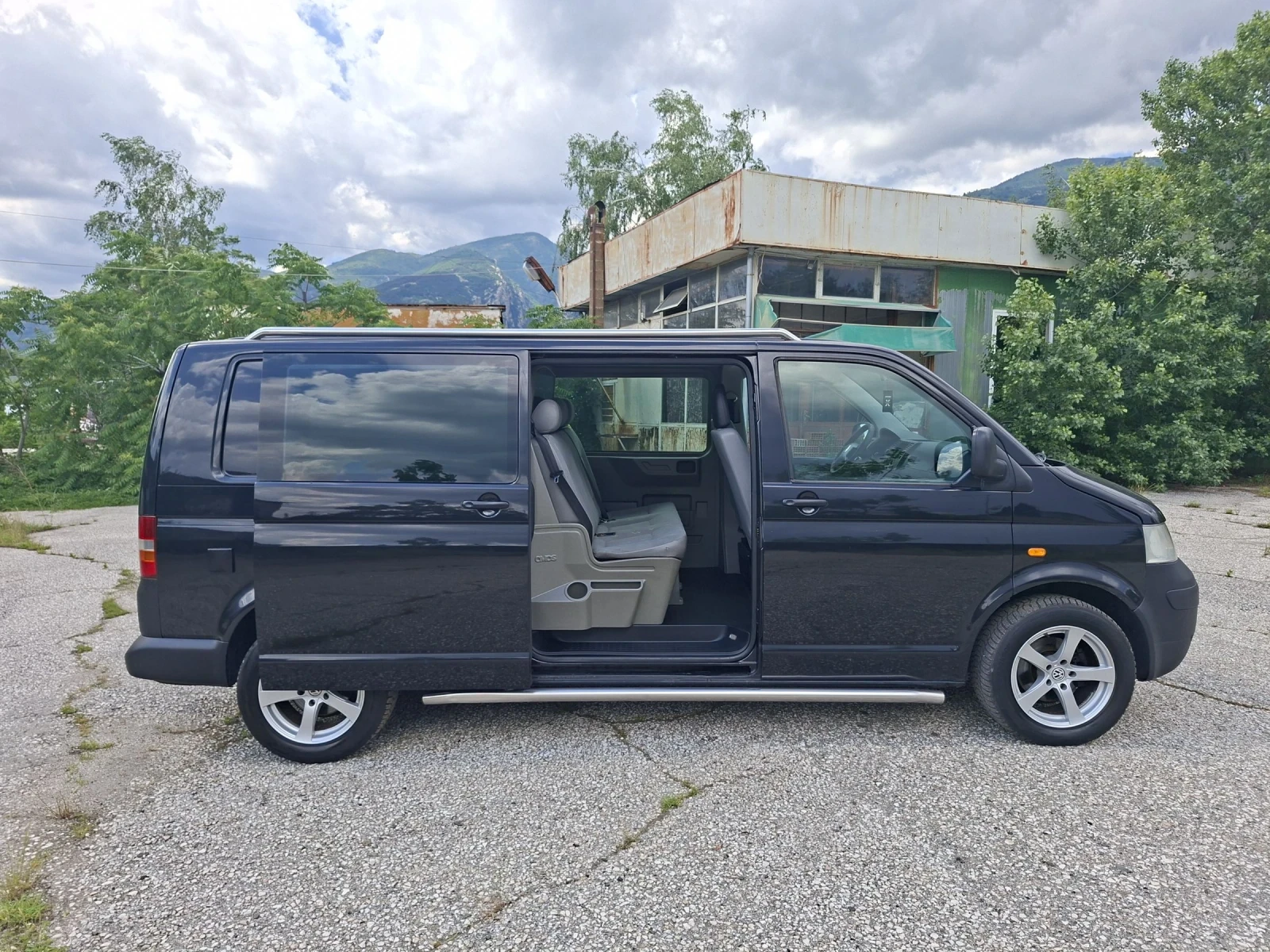 VW Transporter КЛИМАТИК/ T5 LONG, снимка 8 - Бусове и автобуси - 54388537
