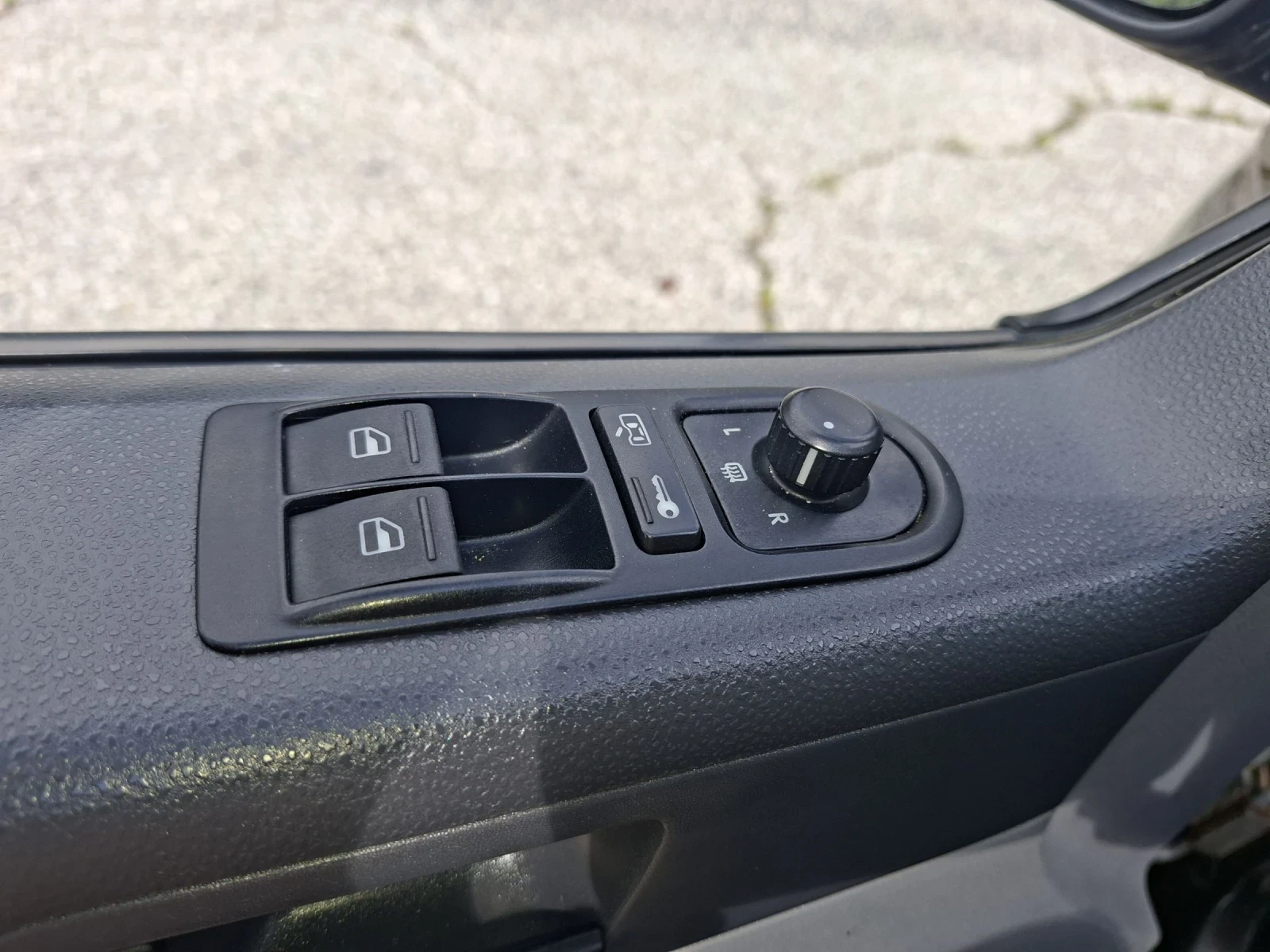 VW Transporter КЛИМАТИК/ T5 LONG, снимка 14 - Бусове и автобуси - 54388537