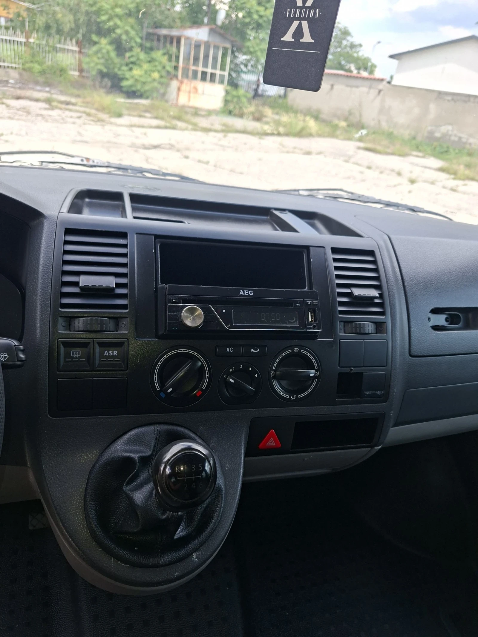 VW Transporter КЛИМАТИК/ T5 LONG, снимка 13 - Бусове и автобуси - 54388537