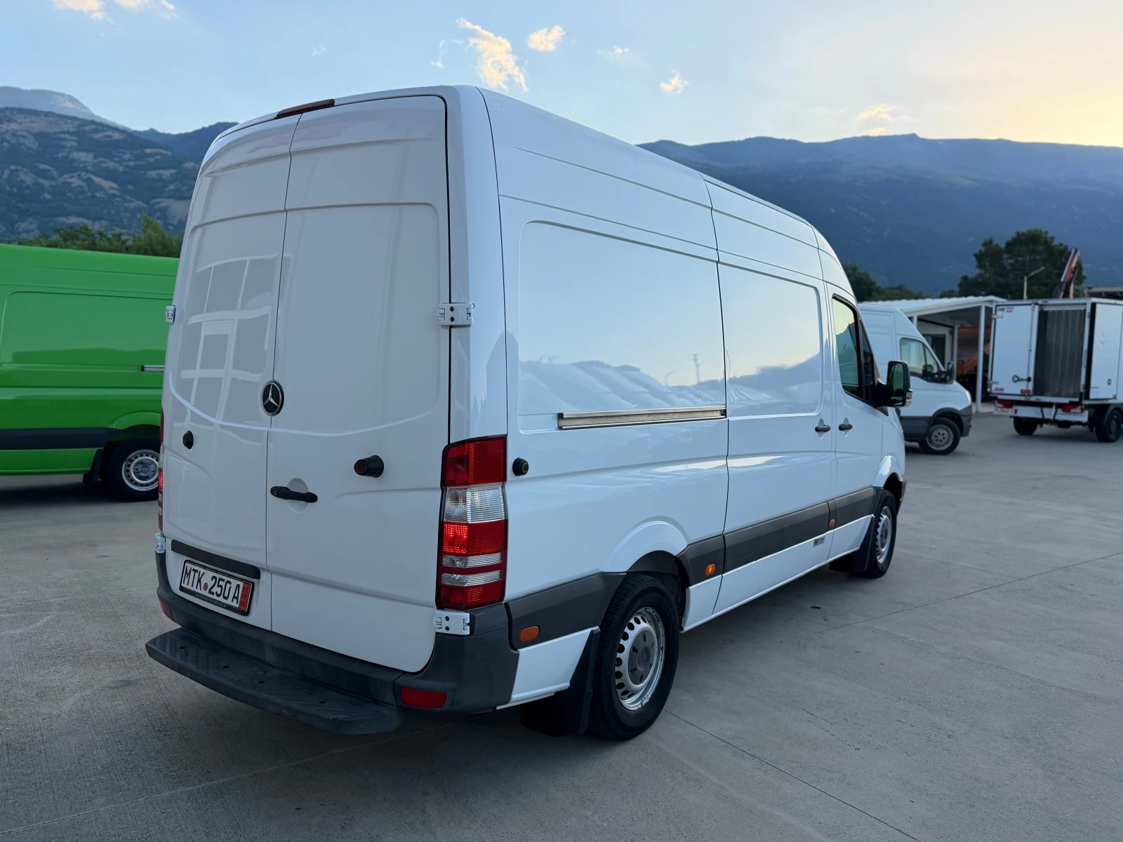 Mercedes-Benz Sprinter 316 ХЛАДИЛЕН-220V!ПЕЧКА!КЛИМА!ТОП!, снимка 6 - Бусове и автобуси - 55074455