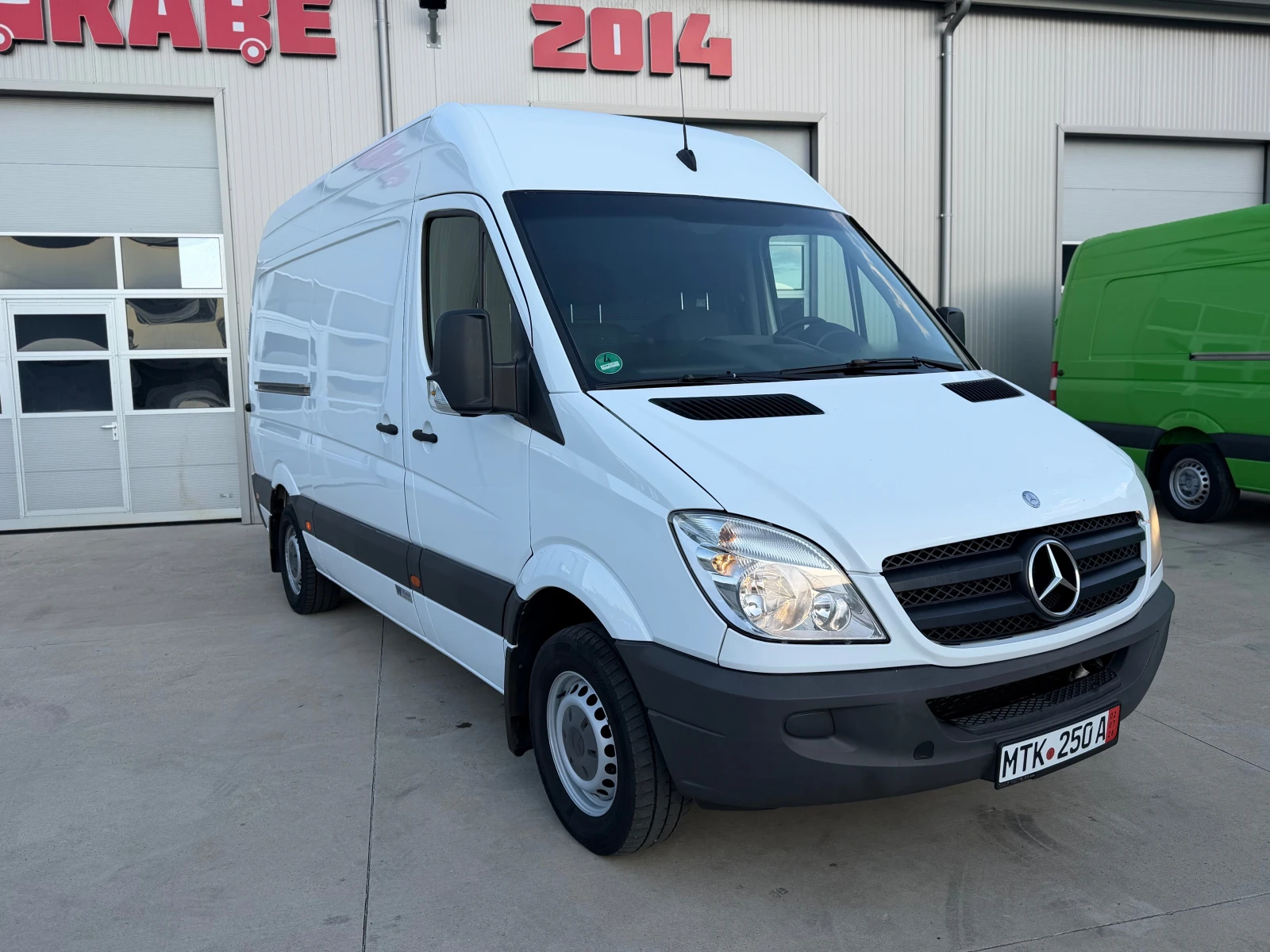 Mercedes-Benz Sprinter 316 ХЛАДИЛЕН-220V!ПЕЧКА!КЛИМА!ТОП!, снимка 2 - Бусове и автобуси - 55074455
