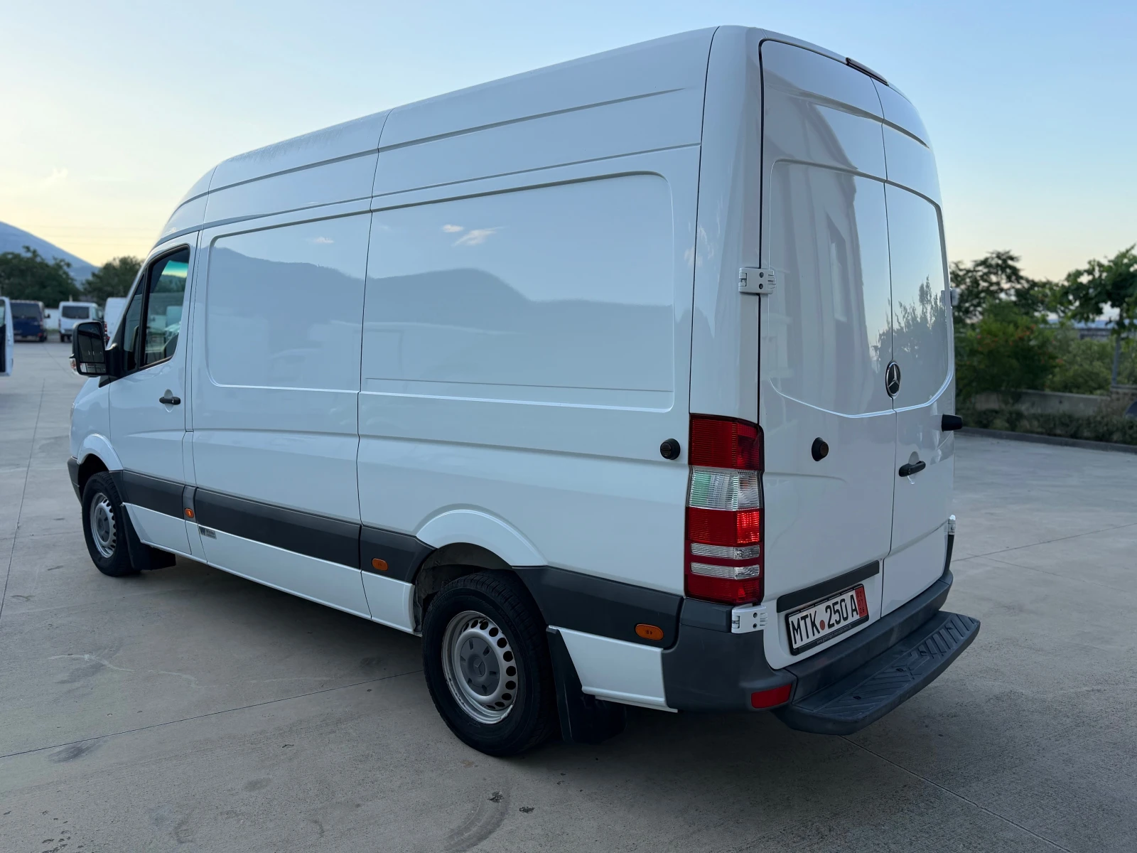 Mercedes-Benz Sprinter 316 ХЛАДИЛЕН-220V!ПЕЧКА!КЛИМА!ТОП!, снимка 5 - Бусове и автобуси - 55074455
