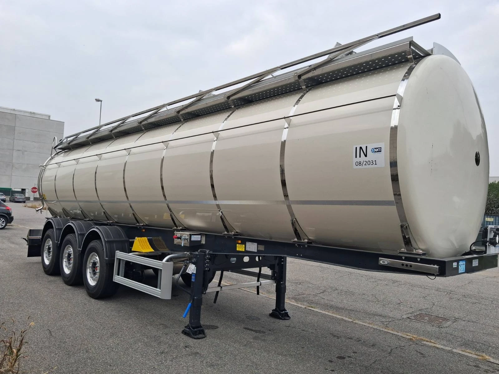 Полуремарке Menci -НАЛИЧНО В ПЛОВДИВ-SA105 31000l Thermoisolated