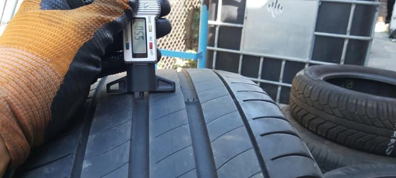 Гуми Летни 235/50R17, снимка 3 - Гуми и джанти - 29887514