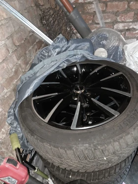        245/45R16  Hyundai Tucson
