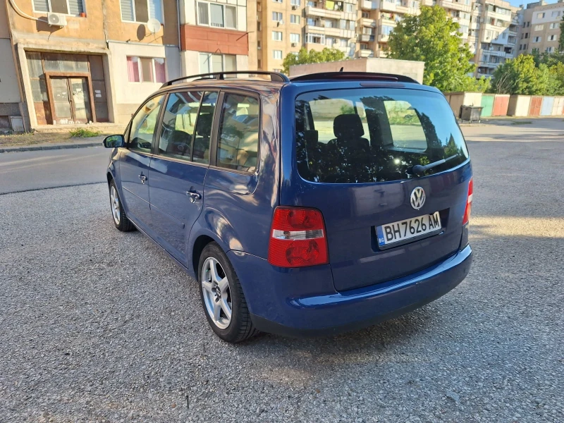 VW Touran, снимка 7 - Автомобили и джипове - 47022233