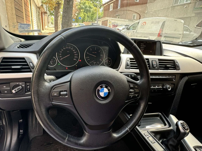 BMW 318 F30 143кс, снимка 8 - Автомобили и джипове - 47571652