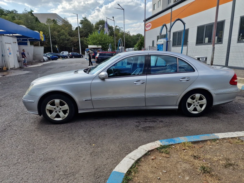 Mercedes-Benz E 240, снимка 4 - Автомобили и джипове - 47987856