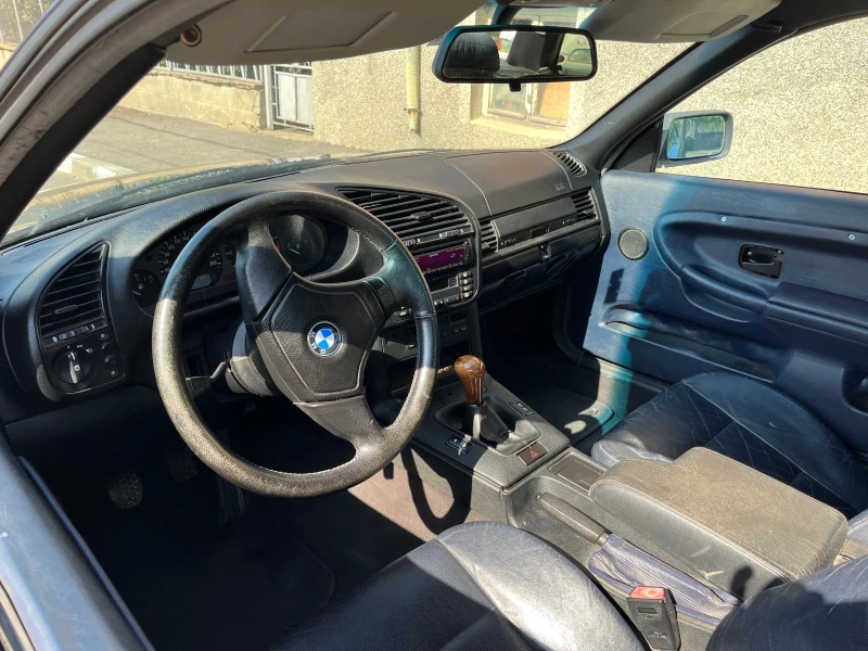 BMW 320 Купе, снимка 1 - Автомобили и джипове - 48091476